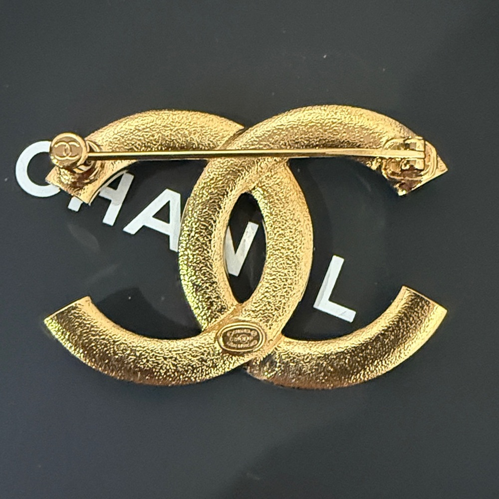 Chanel C24P Gold Metal Rhinestone Designer Logo CC Brooch - Picture 6 of 7